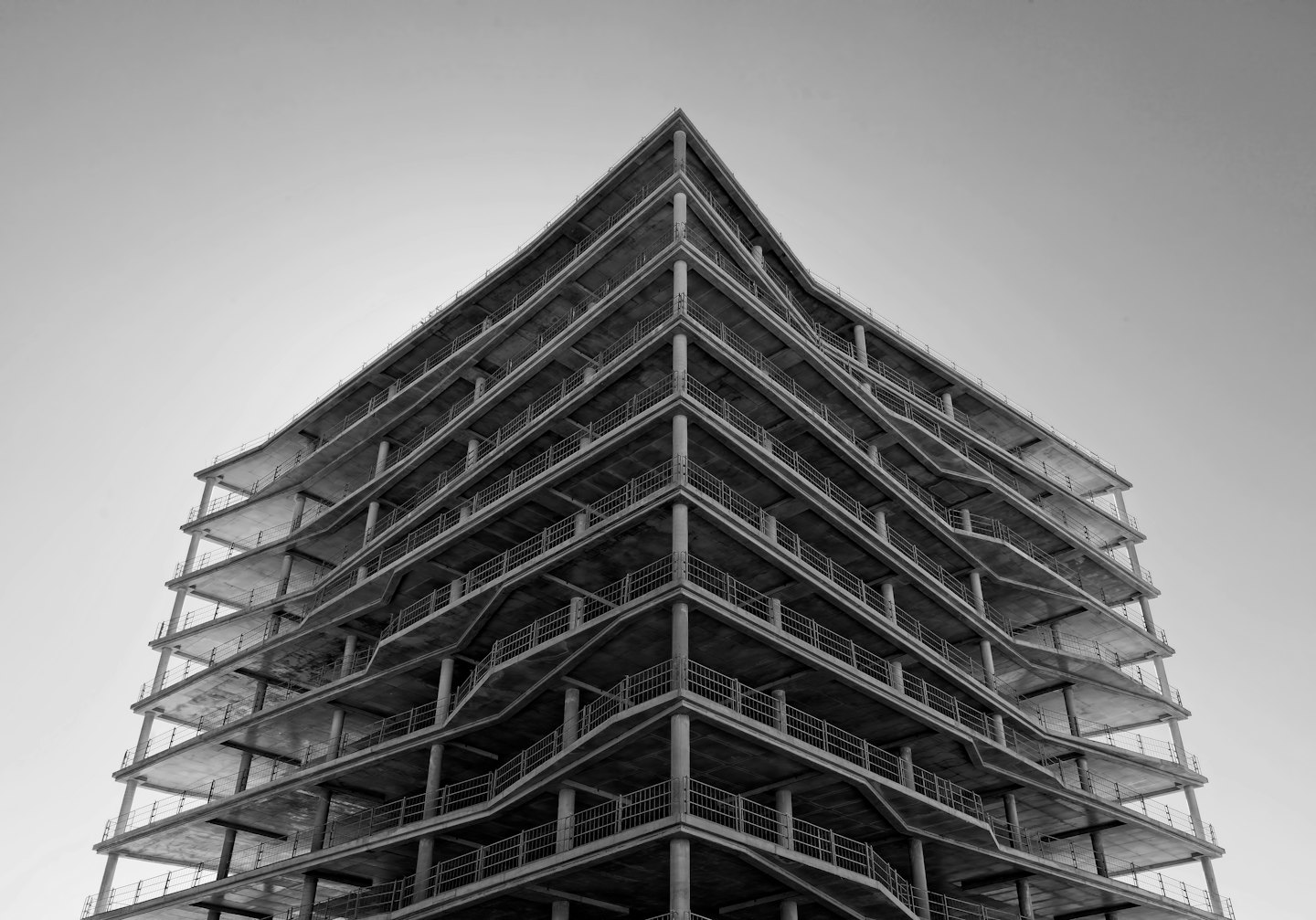 Reinforced concrete slab with steel mesh for heavy load